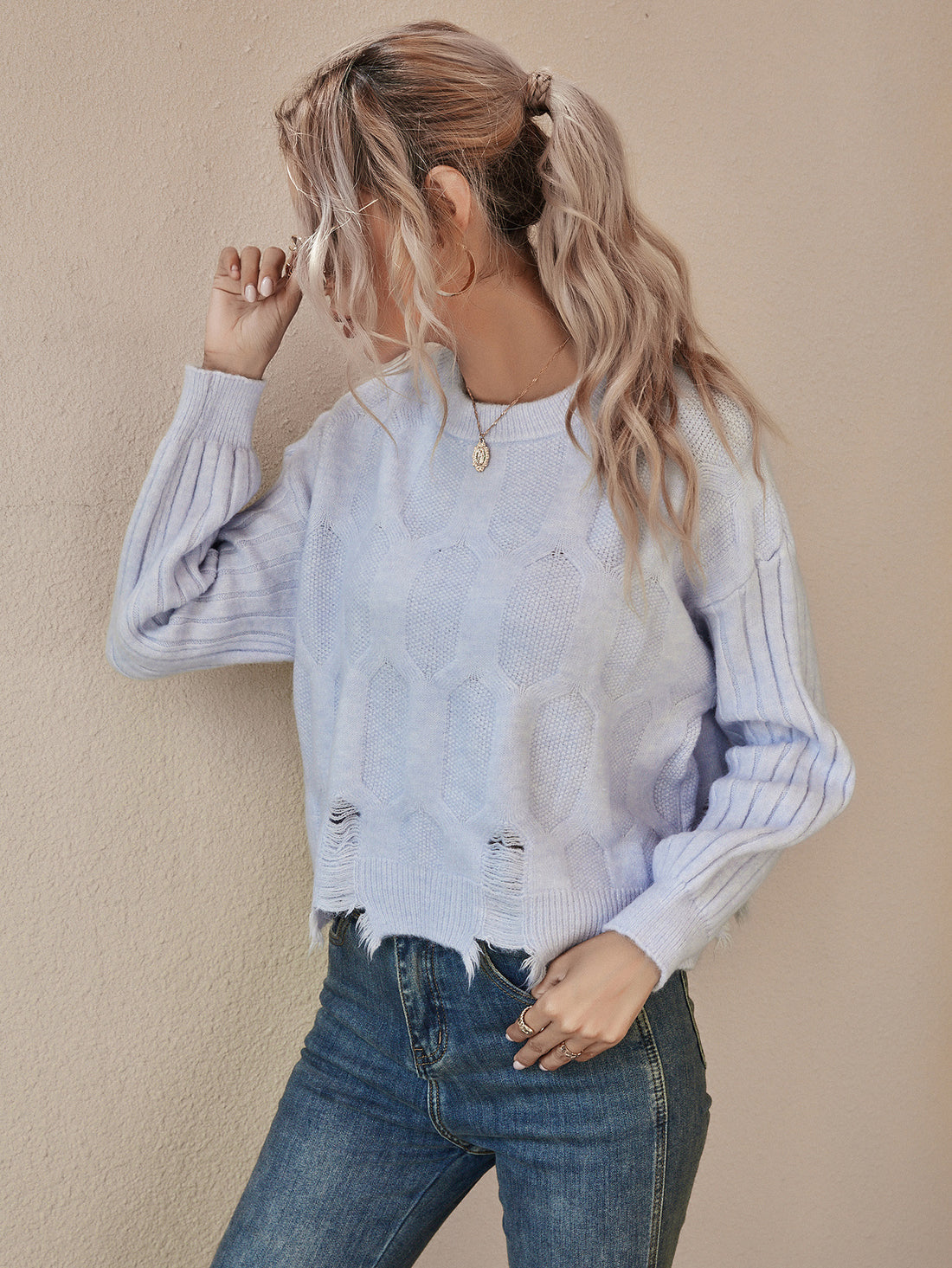Linava Sweater
